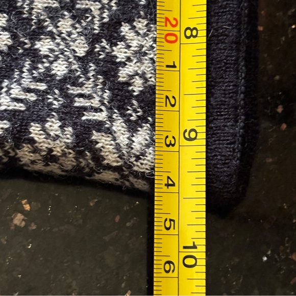 Kjetil Sorensen Norwegian Wool Double Layer Navy Beanie with Fox Pom-Pom - NWOT - Picture 5 of 7